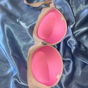 VS pink bra